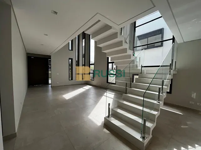 Sobrado com 450m² 5 quartos e 6 banheiros, à venda, no bairro Condomínio Residencial Alphaville II em São José dos Campos