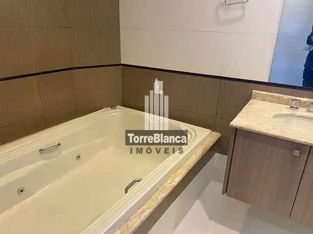 Sobrado com 437m² 3 quartos e 4 banheiros, à venda, no bairro Colônia Dona Luíza em Ponta Grossa