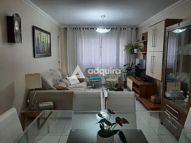 Sobrado 3 quartos e 3 banheiros, à venda, no bairro Uvaranas em Ponta Grossa