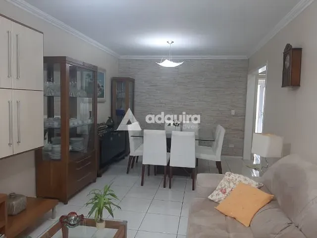 Sobrado 3 quartos e 3 banheiros, à venda, no bairro Uvaranas em Ponta Grossa