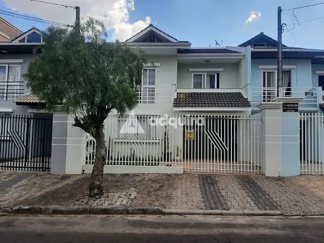 Sobrado 3 quartos e 3 banheiros, à venda, no bairro Uvaranas em Ponta Grossa