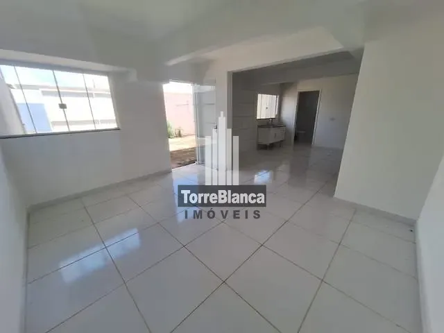 Sobrado com 115m² 3 quartos e 2 banheiros, para alugar, no bairro Colônia Dona Luíza em Ponta Grossa