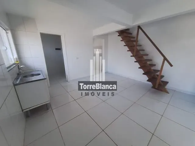 Sobrado com 115m² 3 quartos e 2 banheiros, para alugar, no bairro Colônia Dona Luíza em Ponta Grossa