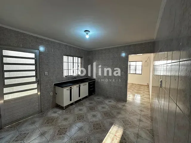 Sobrado com 125m² 3 quartos e 2 banheiros, à venda, no bairro Vila Silviânia em Carapicuíba