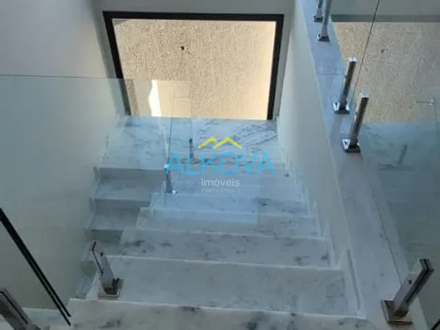 Sobrado com 330m² 3 quartos e 3 banheiros, à venda, no bairro Urbanova em São José dos Campos