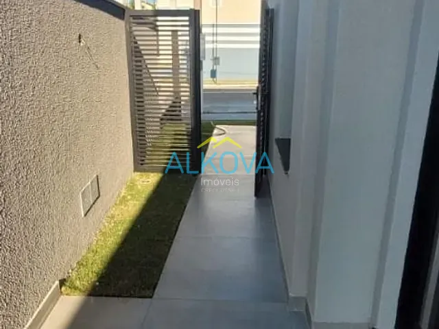Sobrado com 330m² 3 quartos e 3 banheiros, à venda, no bairro Urbanova em São José dos Campos