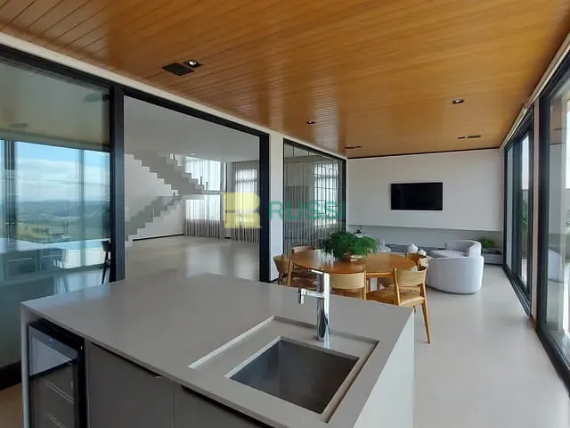 Sobrado com 563m² 5 quartos e 8 banheiros, à venda, no bairro Condomínio Residencial Alphaville I em São José dos Campos