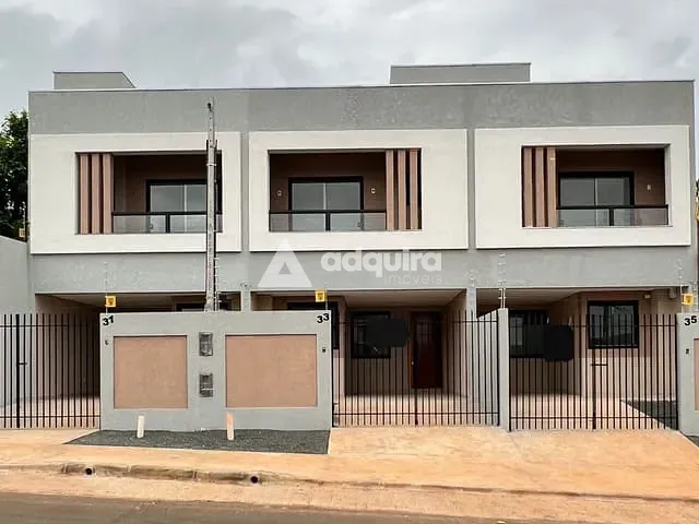 Sobrado 2 quartos e 2 banheiros, à venda, no bairro Estrela em Ponta Grossa