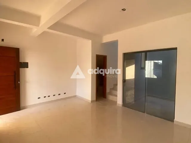 Sobrado 2 quartos e 2 banheiros, à venda, no bairro Estrela em Ponta Grossa