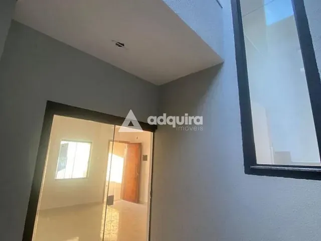 Sobrado 2 quartos e 2 banheiros, à venda, no bairro Estrela em Ponta Grossa