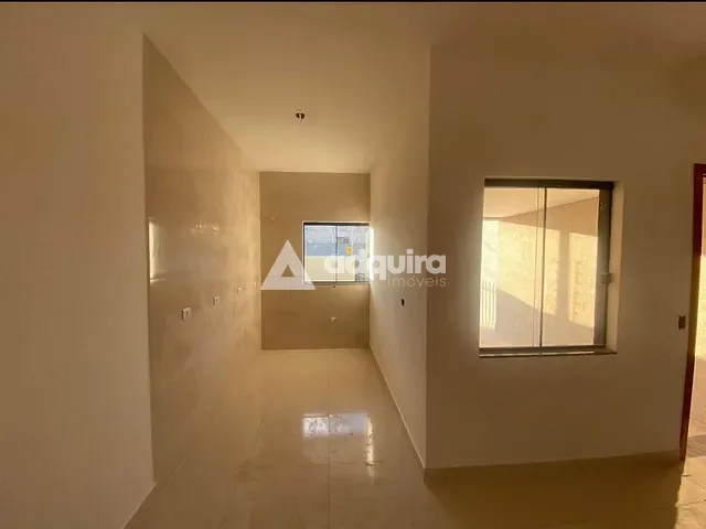 Sobrado 2 quartos e 2 banheiros, à venda, no bairro Estrela em Ponta Grossa