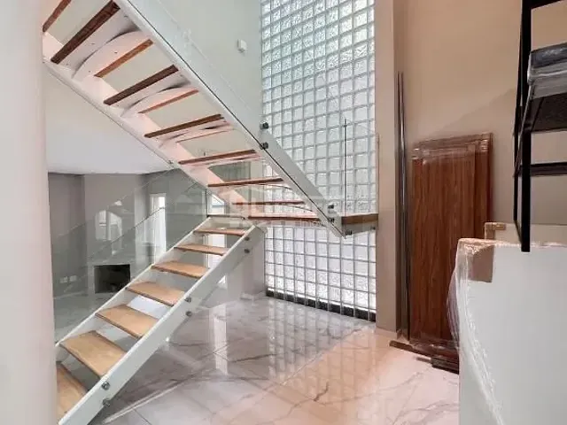 Sobrado com 300m² 3 quartos e 4 banheiros, à venda, no bairro Vila Oliveira em Mogi das Cruzes