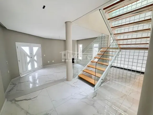Sobrado com 300m² 3 quartos e 4 banheiros, à venda, no bairro Vila Oliveira em Mogi das Cruzes