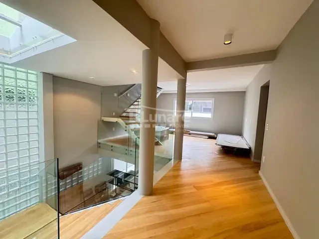 Sobrado com 300m² 3 quartos e 4 banheiros, à venda, no bairro Vila Oliveira em Mogi das Cruzes