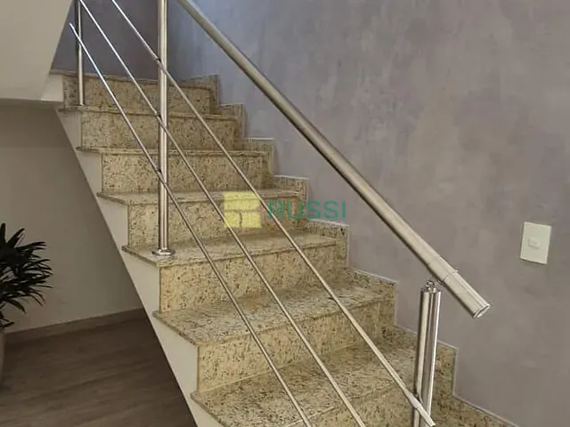 Sobrado com 250m² 3 quartos e 4 banheiros, à venda, no bairro Jardim Crystal Park em Jacareí