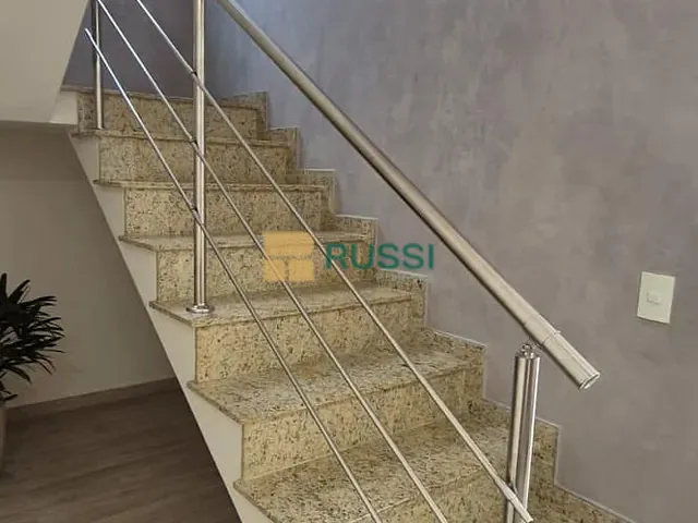 Sobrado com 250m² 3 quartos e 4 banheiros, à venda, no bairro Jardim Crystal Park em Jacareí