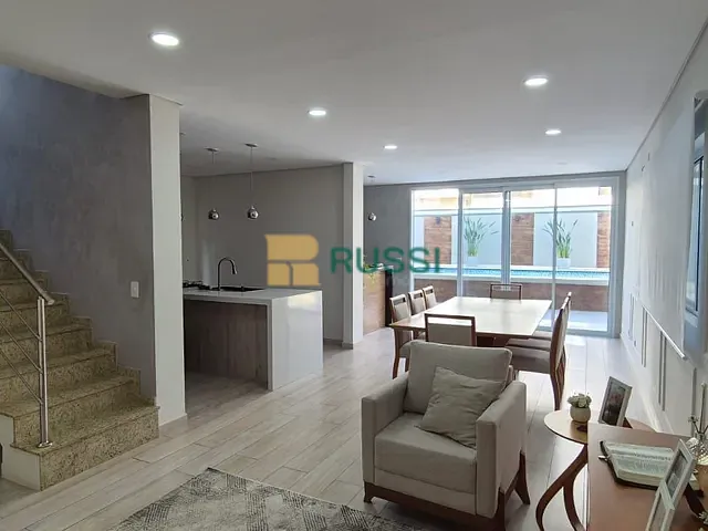 Sobrado com 250m² 3 quartos e 4 banheiros, à venda, no bairro Jardim Crystal Park em Jacareí