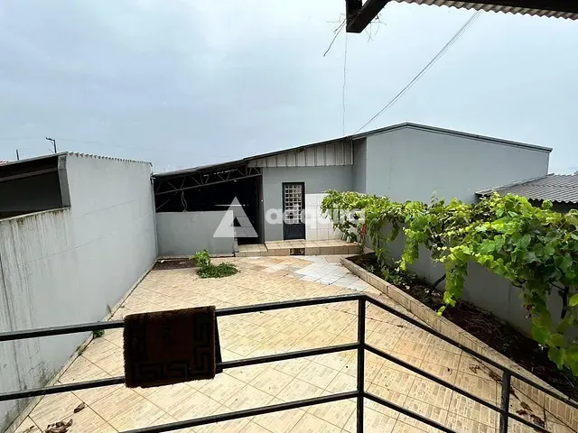 Sobrado 5 quartos e 2 banheiros, à venda, no bairro Contorno em Ponta Grossa