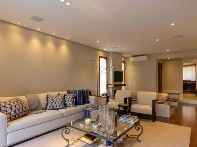 Sobrado com 624m² 4 quartos e 6 banheiros, à venda, no bairro Jardim Viana em São Paulo