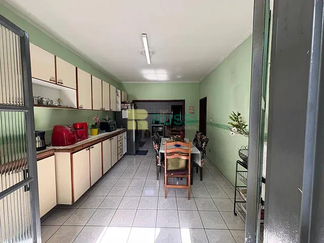 Sobrado com 300m², à venda, no bairro Parque Industrial em São José dos Campos