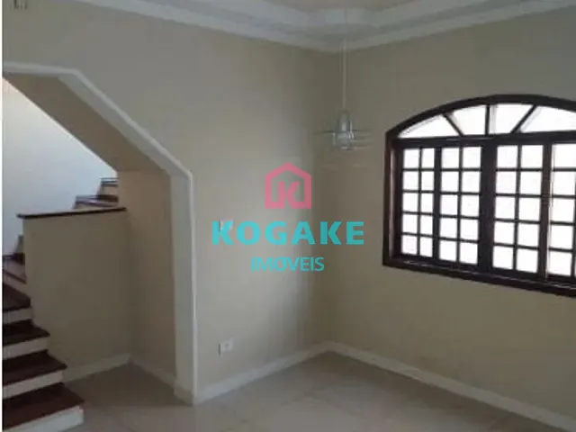 Sobrado com 150m² 3 quartos e 2 banheiros, à venda, no bairro Vila Ester em São José dos Campos