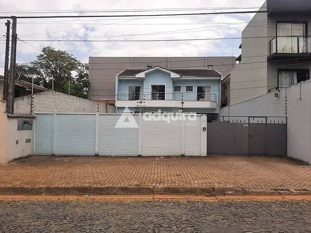 Sobrado com 251m² 3 quartos e 3 banheiros, à venda, no bairro Oficinas em Ponta Grossa