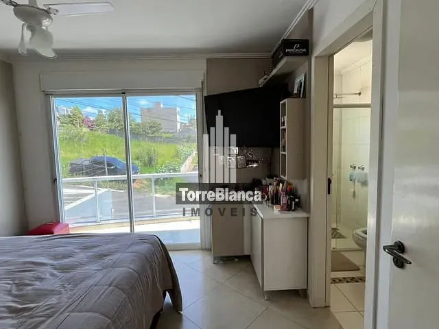 Sobrado 3 quartos e 4 banheiros, à venda, no bairro Oficinas em Ponta Grossa