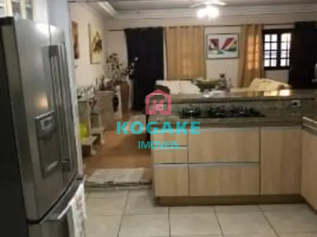 Sobrado com 252m² 3 quartos e 2 banheiros, à venda, no bairro Jardim Estoril em São José dos Campos