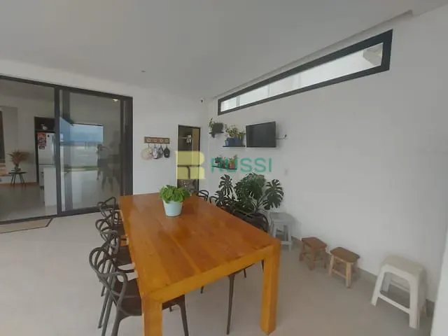 Sobrado com 506m² 4 quartos e 5 banheiros, à venda ou para alugar, no bairro Condomínio Residencial Alphaville I em São José dos Campos