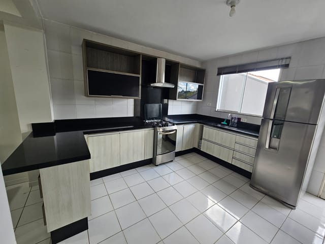 Sobrado Mobiliado para locação, Uvaranas.