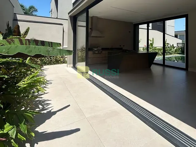 Sobrado com 450m² 4 quartos e 6 banheiros, à venda, no bairro Condomínio Residencial Alphaville II em São José dos Campos