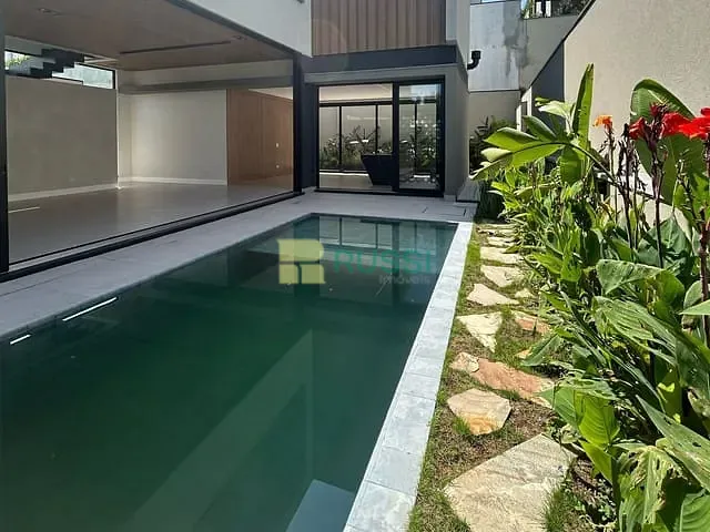 Sobrado com 450m² 4 quartos e 6 banheiros, à venda, no bairro Condomínio Residencial Alphaville II em São José dos Campos