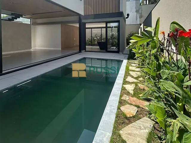 Sobrado com 450m² 4 quartos e 6 banheiros, à venda, no bairro Condomínio Residencial Alphaville II em São José dos Campos