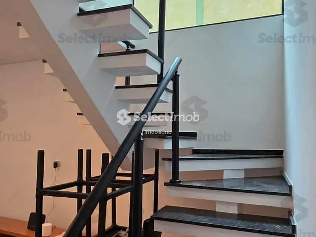 Sobrado com 130m² 3 quartos e 2 banheiros, à venda, no bairro Parque São Vicente em Mauá