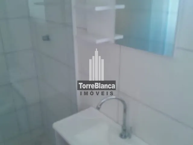Sobrado 3 quartos e 2 banheiros, à venda, no bairro Uvaranas em Ponta Grossa