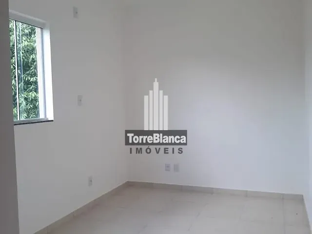 Sobrado 3 quartos e 2 banheiros, à venda, no bairro Uvaranas em Ponta Grossa