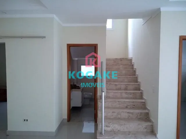 Sobrado com 250m² 3 quartos e 3 banheiros, à venda, no bairro Villa Branca em Jacareí