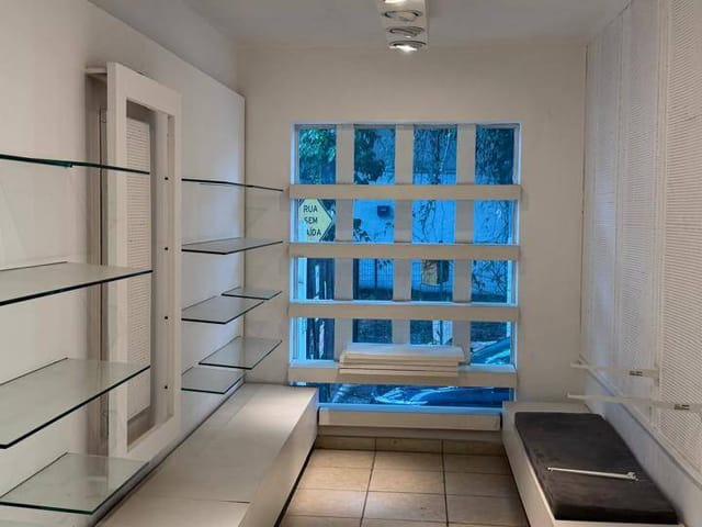Sobrado com 300m² 6 quartos e 3 banheiros, para alugar, no bairro Aclimação em São Paulo