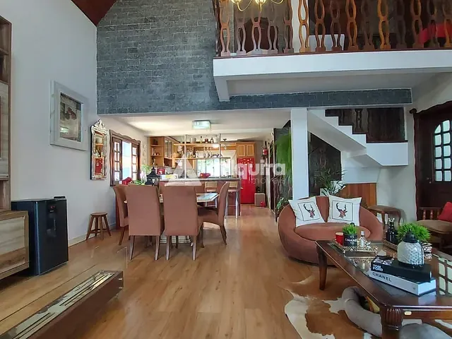 Sobrado com 433m² 3 quartos e 4 banheiros, à venda, no bairro Jardim Carvalho em Ponta Grossa