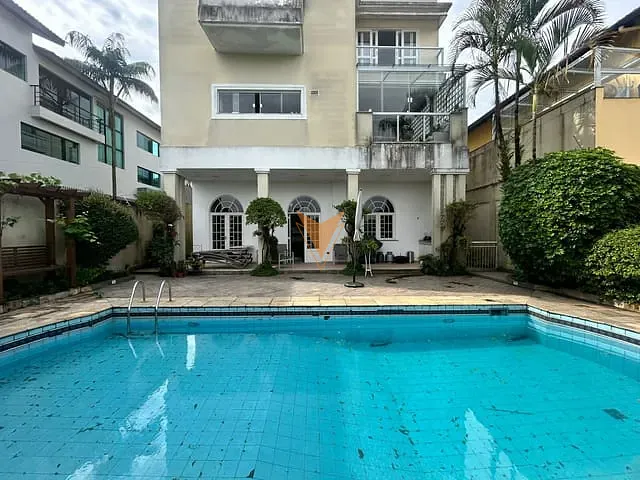 Sobrado com 700m² 5 quartos e 8 banheiros, à venda, no bairro Parque dos Príncipes em São Paulo