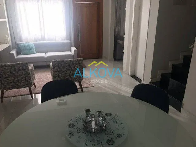 Sobrado com 250m² 4 quartos e 3 banheiros, à venda, no bairro Urbanova em São José dos Campos