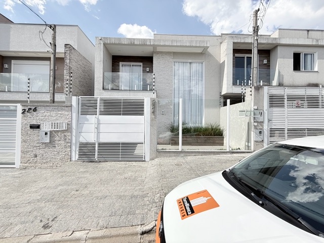 Sobrado para locação, 2 suítes, Boa Vista.