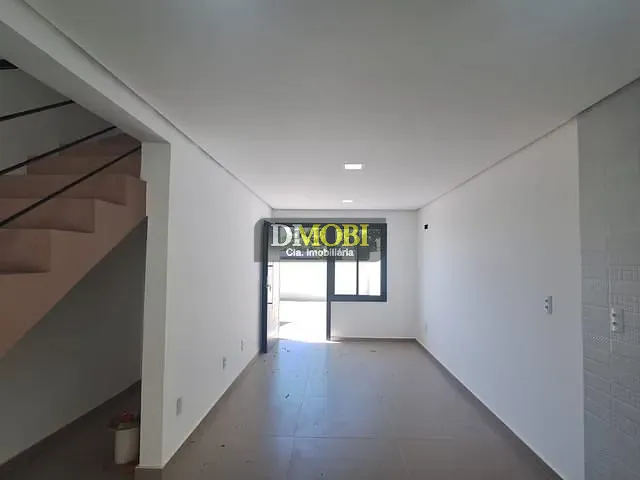 Sobrado com 60m² 2 quartos e 2 banheiros, à venda, no bairro Renascença em Gravataí