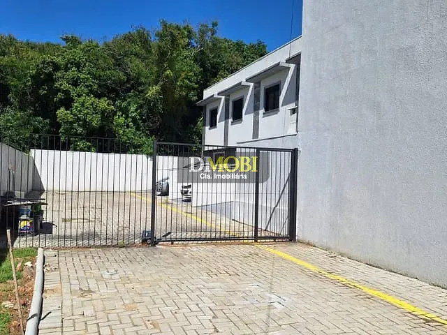 Sobrado com 60m² 2 quartos e 2 banheiros, à venda, no bairro Renascença em Gravataí