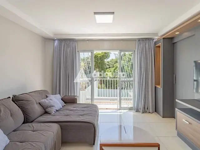 Sobrado com 172m² 4 quartos e 4 banheiros, à venda, no bairro Estrela em Ponta Grossa