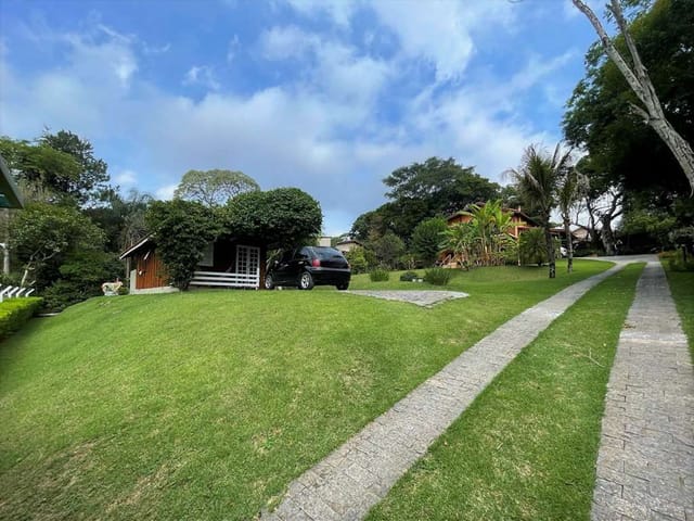 Sobrado com 1629m² 3 quartos e 3 banheiros, à venda, no bairro Paisagem Renoir em Cotia