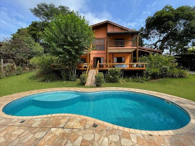 Sobrado com 1629m² 3 quartos e 3 banheiros, à venda, no bairro Paisagem Renoir em Cotia
