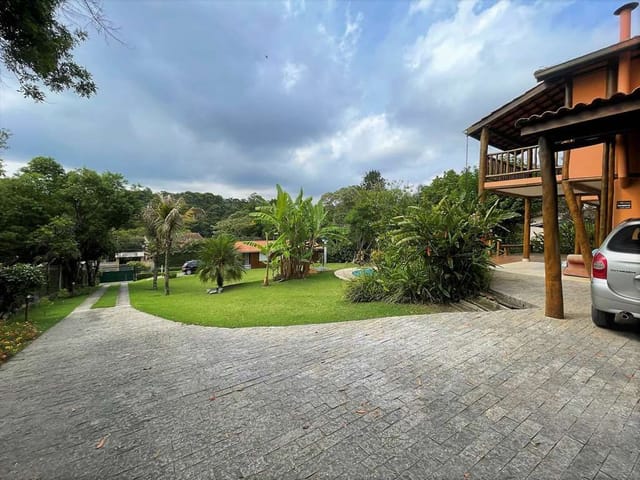 Sobrado com 1629m² 3 quartos e 3 banheiros, à venda, no bairro Paisagem Renoir em Cotia