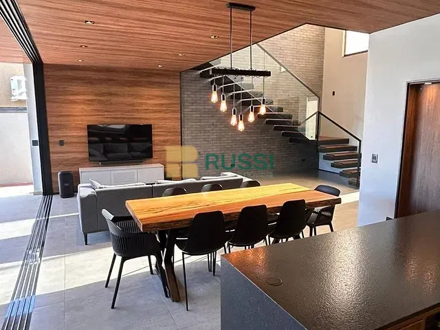 Sobrado com 250m² 3 quartos e 4 banheiros, à venda, no bairro Loteamento Floresta em São José dos Campos