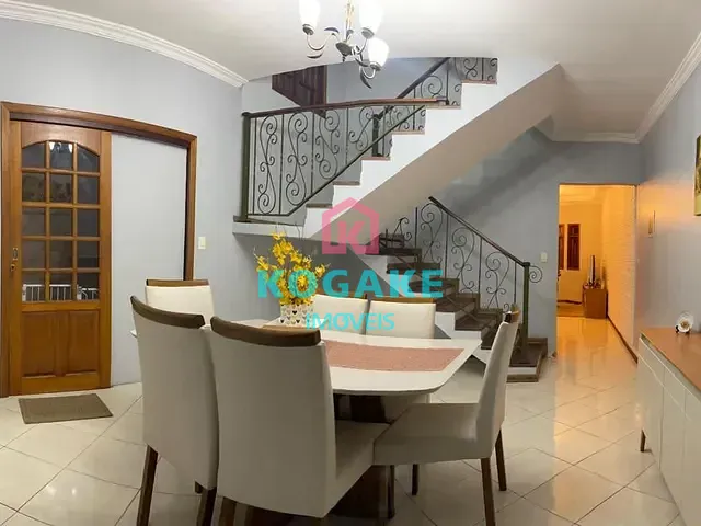 Sobrado com 153m² 3 quartos e 3 banheiros, à venda, no bairro Vila Industrial em São José dos Campos